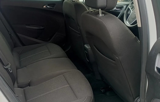 Opel Astra cena 28100 przebieg: 202000, rok produkcji 2013 z Staszów małe 154